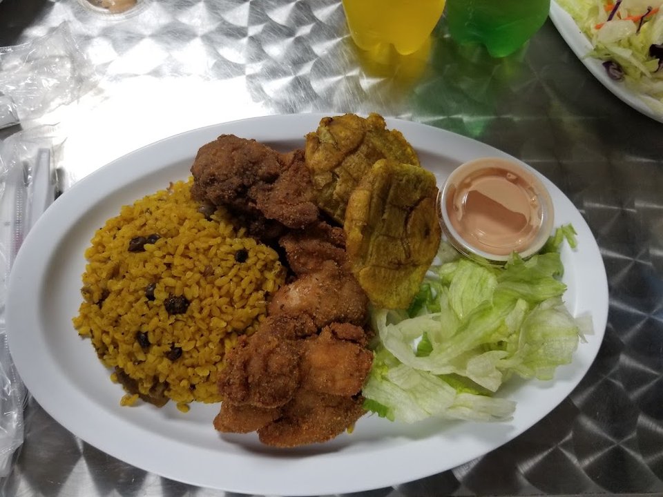 Pollo Con Tostones